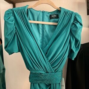 Alyce Paris long sleeve straight line dress.